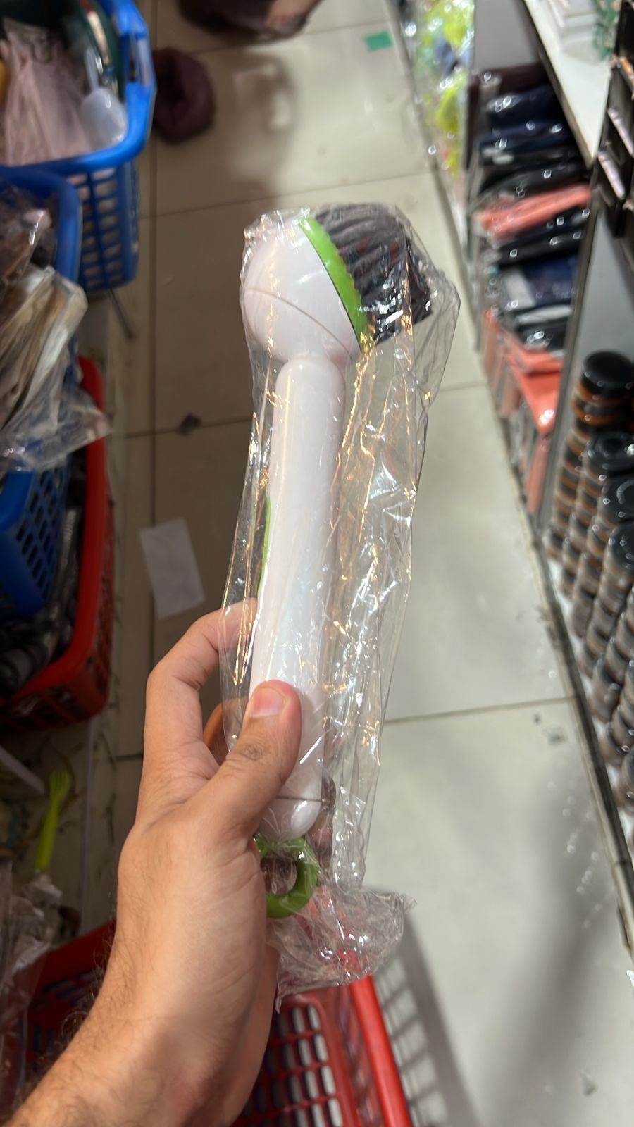 Kitchen Cleaning Adjustable Handle Brush With Soap Dispenser