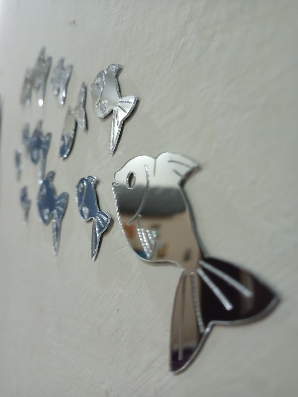 30 Pcs Acrylic Fishes Mirror Wall Art Decor